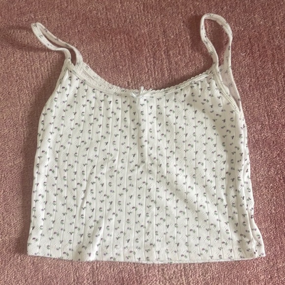 Brandy Melville Tops - Camisole fleury Brandy Melville